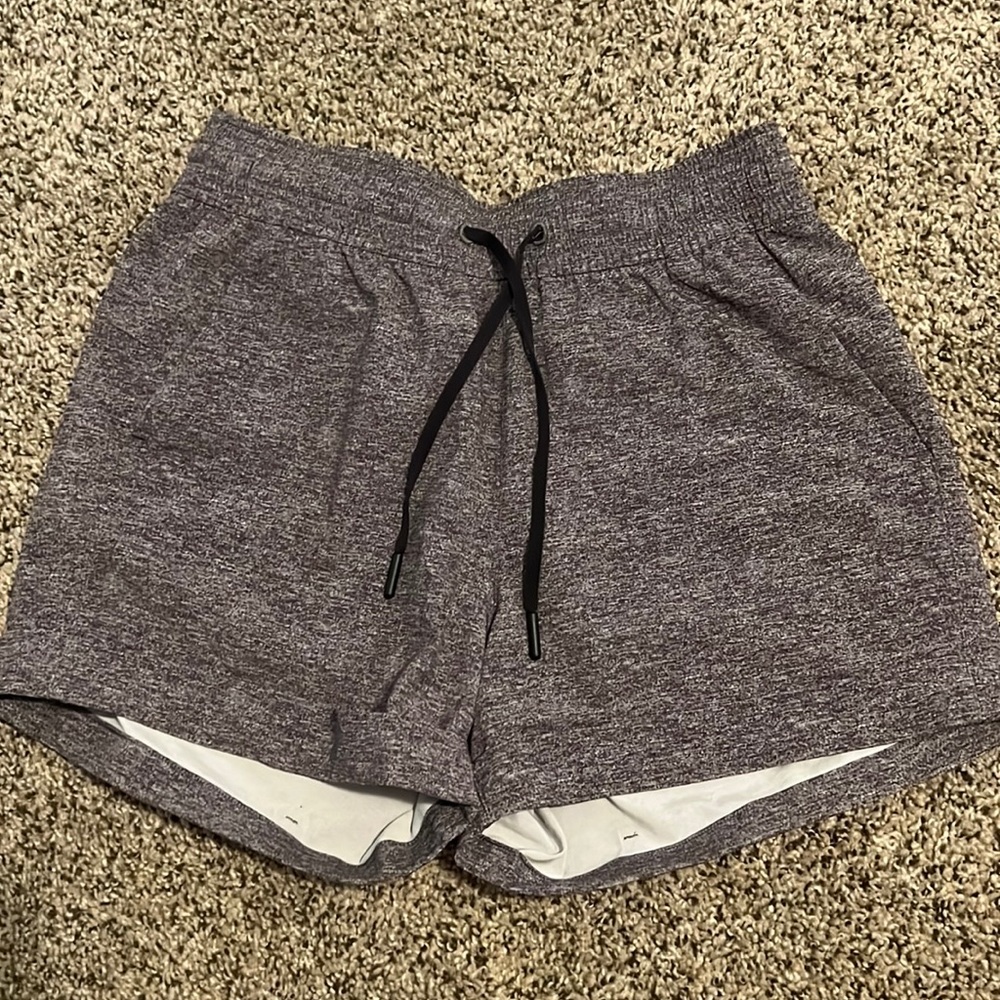 Lululemon size 4 shorts